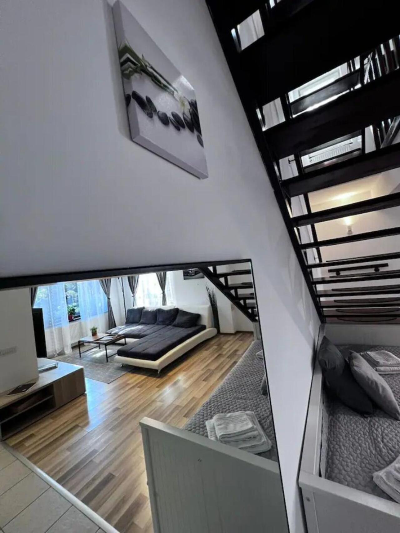 Vila Luminoasa Cu Curte Privata Bucharest Luaran gambar