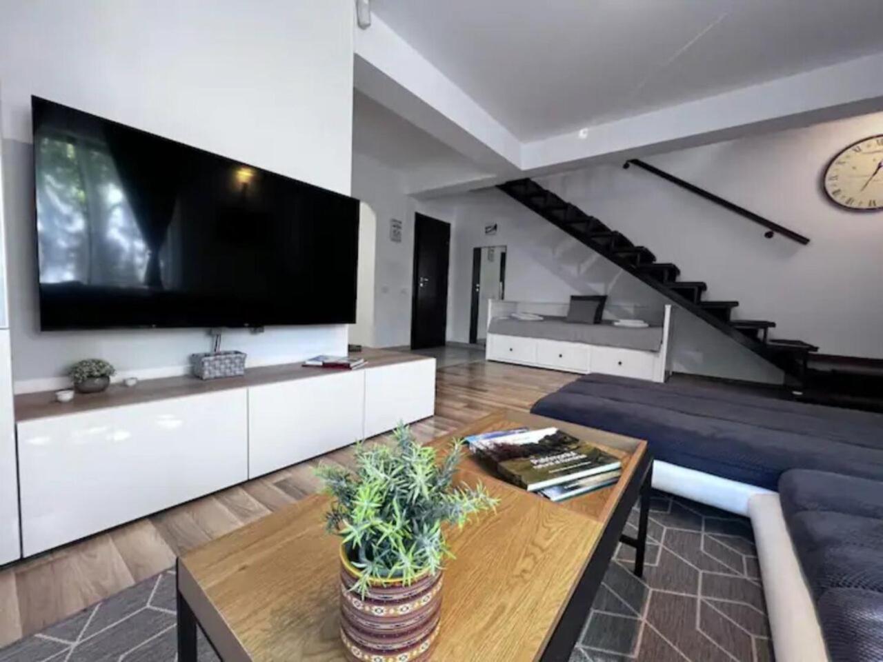 Vila Luminoasa Cu Curte Privata Bucharest Luaran gambar