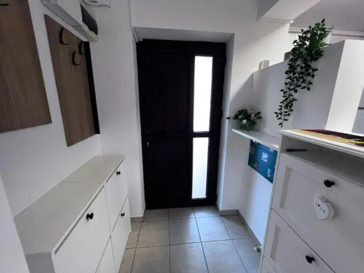 Vila Luminoasa Cu Curte Privata Bucharest Luaran gambar