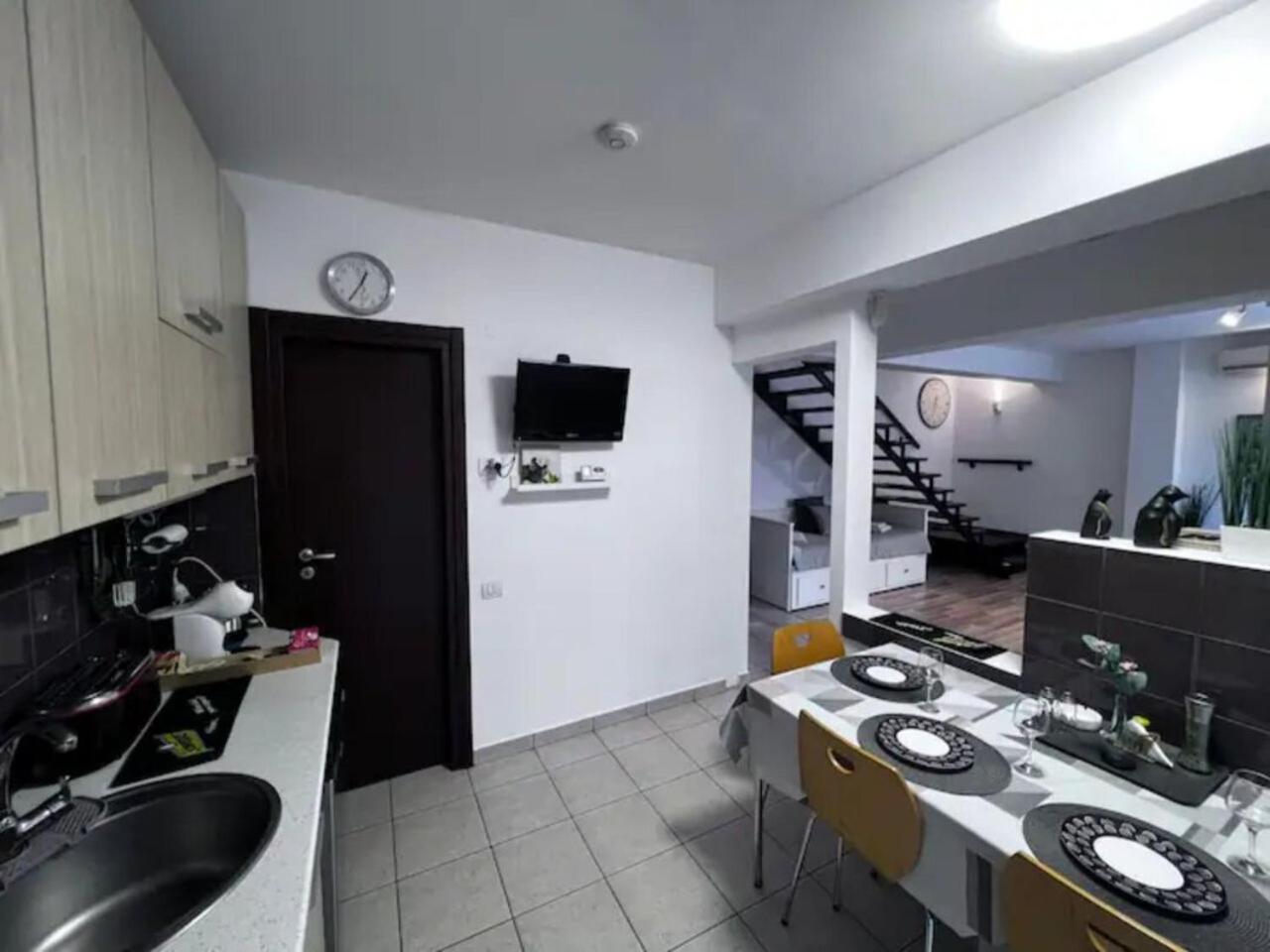 Vila Luminoasa Cu Curte Privata Bucharest Luaran gambar