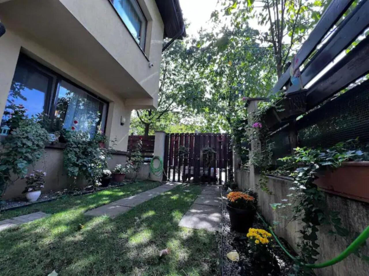 Vila Luminoasa Cu Curte Privata Bucharest Luaran gambar