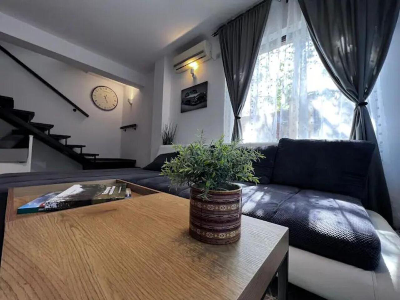 Vila Luminoasa Cu Curte Privata Bucharest Luaran gambar