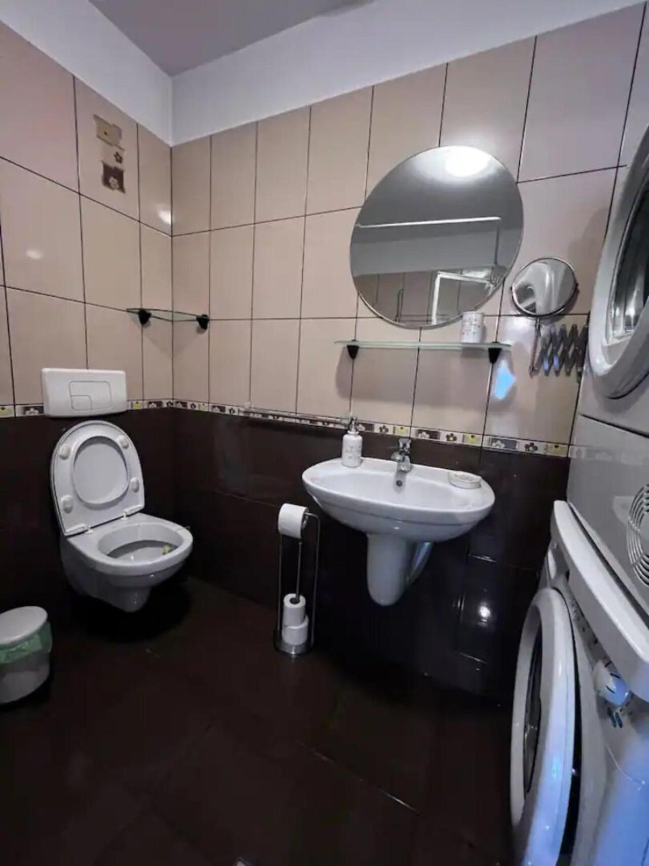 Vila Luminoasa Cu Curte Privata Bucharest Luaran gambar