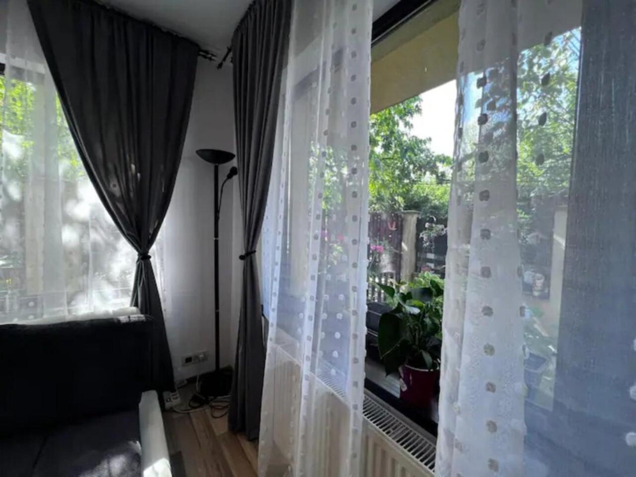 Vila Luminoasa Cu Curte Privata Bucharest Luaran gambar