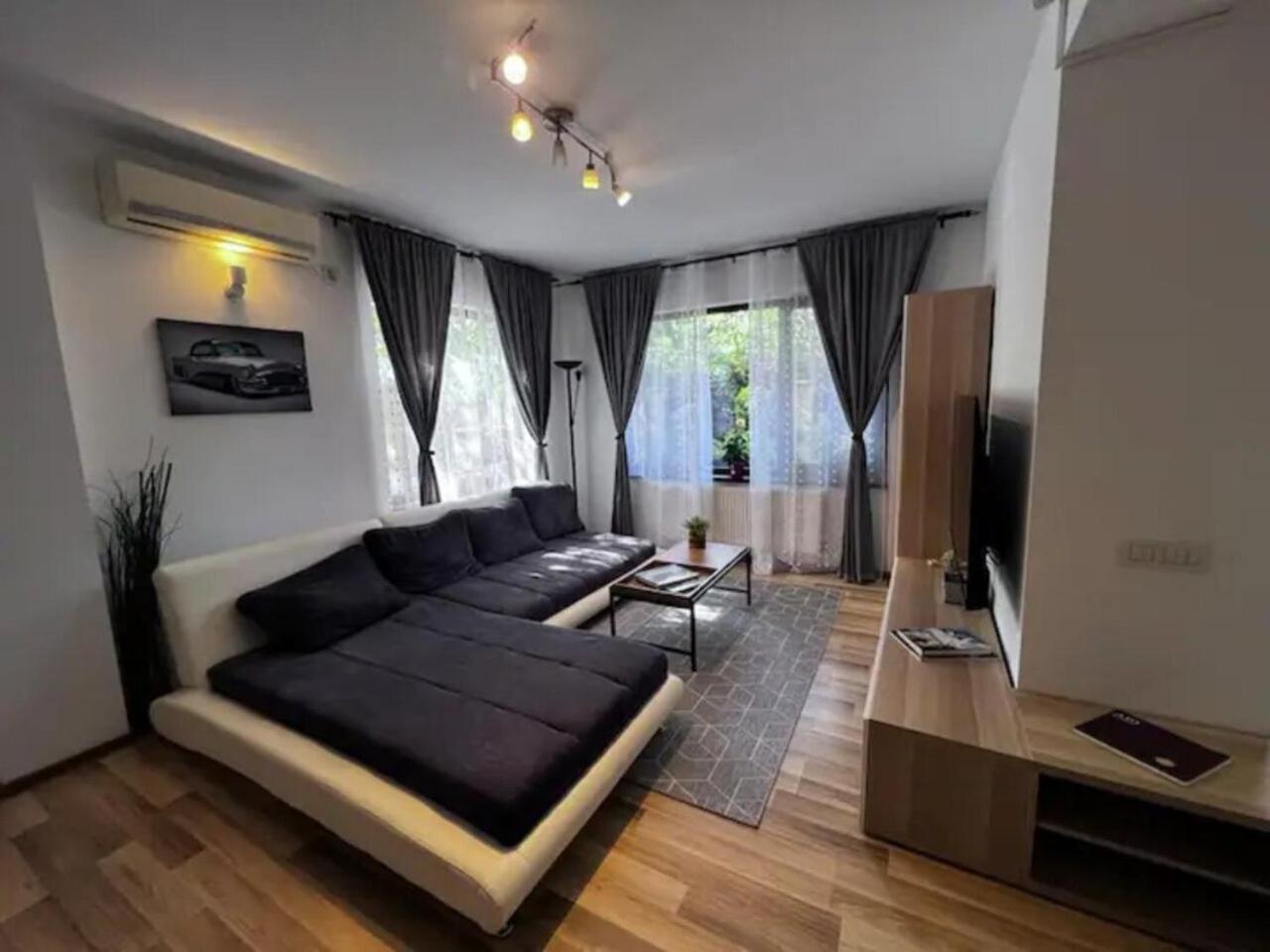Vila Luminoasa Cu Curte Privata Bucharest Luaran gambar